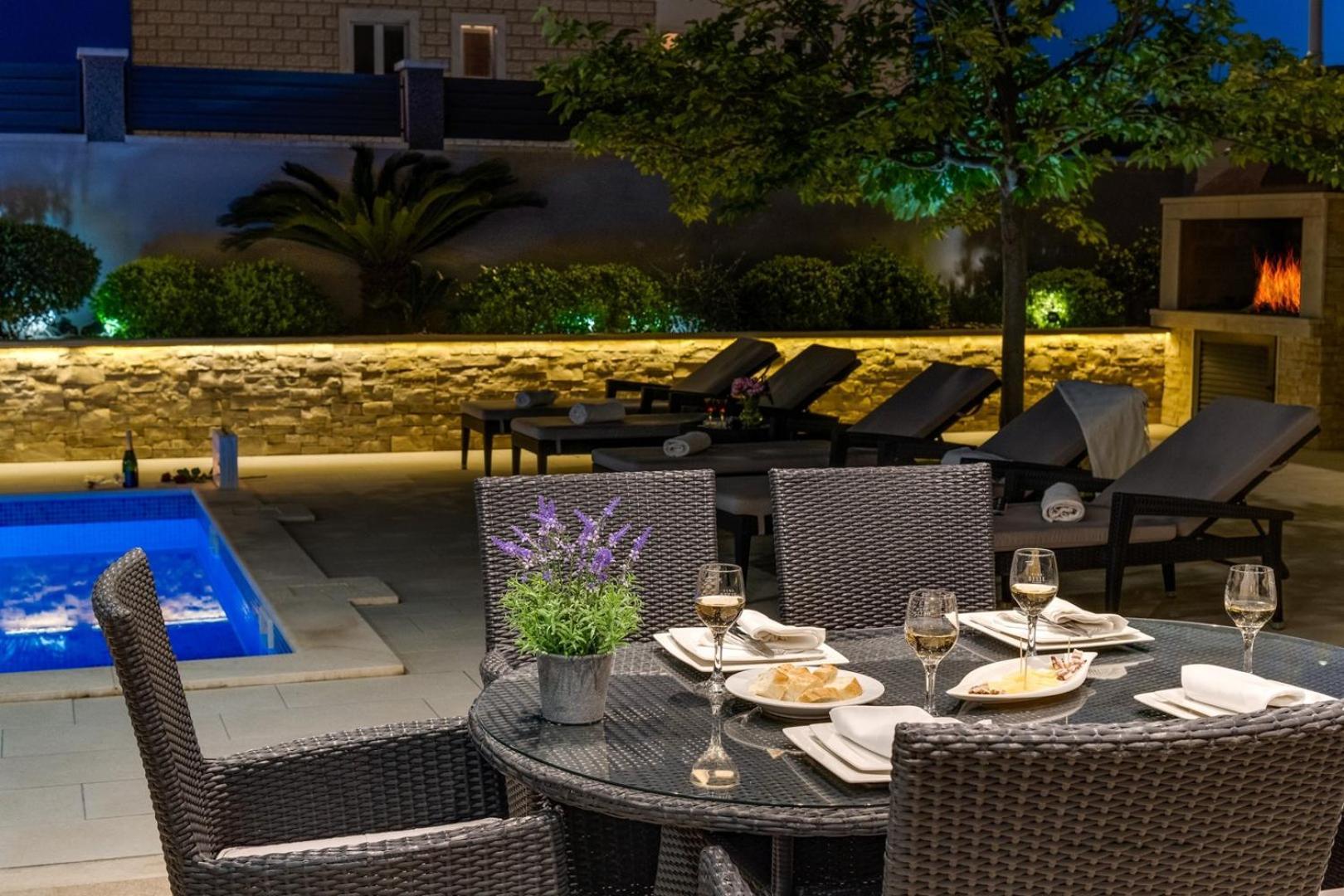 Luxury Villa Lucas With Heated Pool, Whirlpool, Sauna, 14 Pax Podstrana Exterior foto