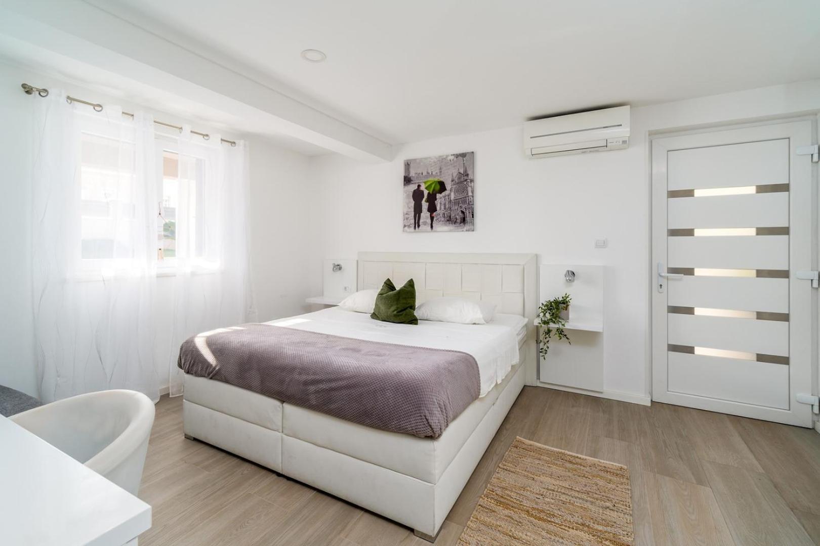 Luxury Villa Lucas With Heated Pool, Whirlpool, Sauna, 14 Pax Podstrana Exterior foto